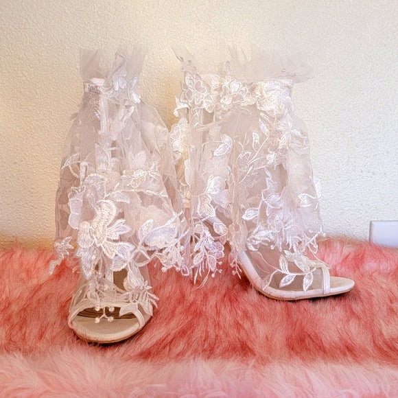 "ESSEX" White Lace Ankle Booties